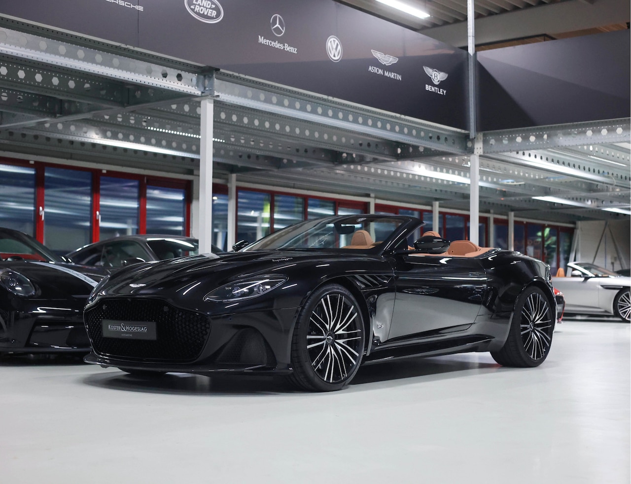 Aston Martin DBS Volante - 5.2 V12 Superleggera *Carbon*360*Dealer odh* - AutoWereld.nl