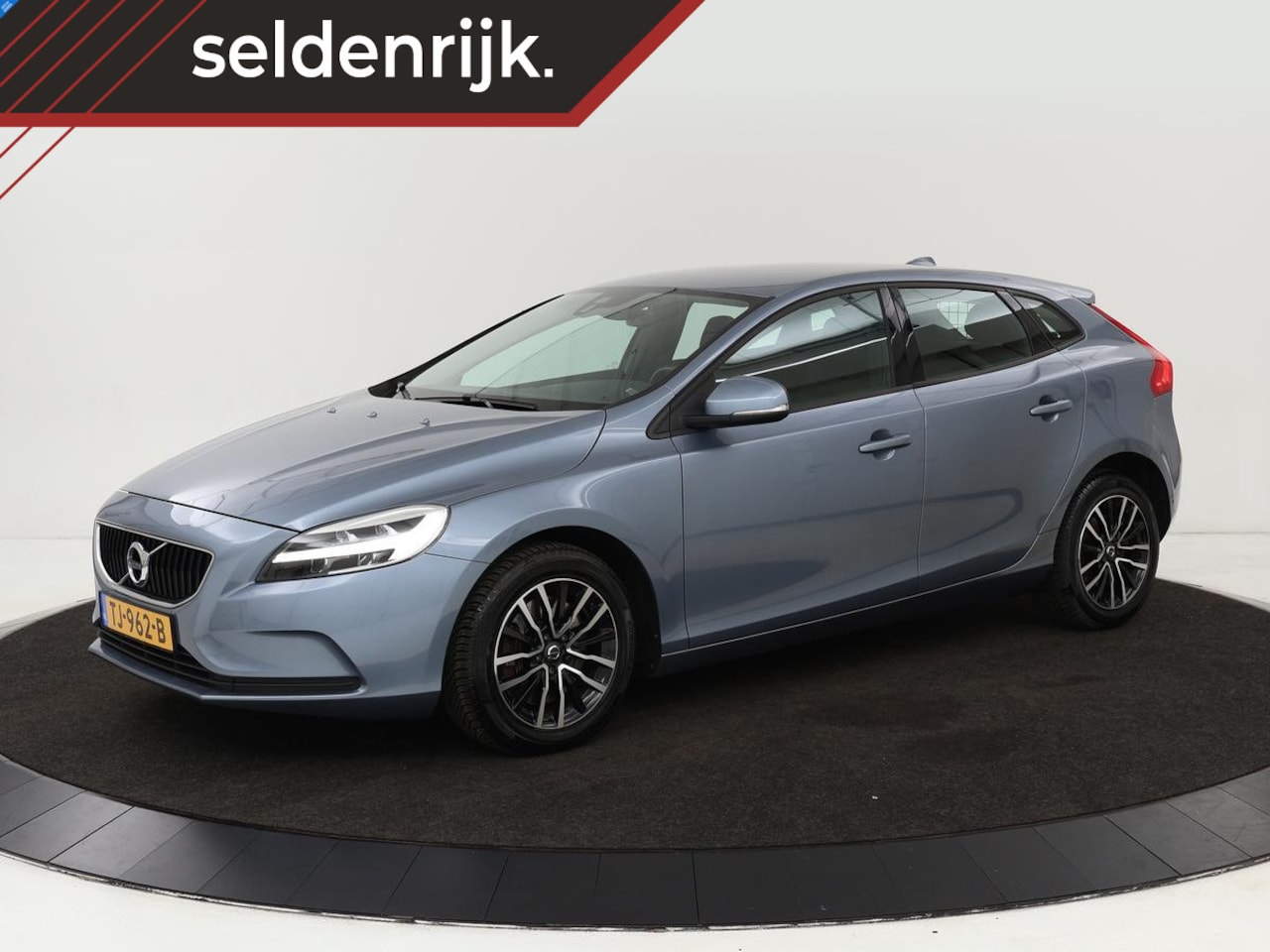 Volvo V40 - 1.5 T2 Edition+ | Trekhaak | Navi | Achteruitrijcamera | Stoelverwarming | Cruise Control - AutoWereld.nl