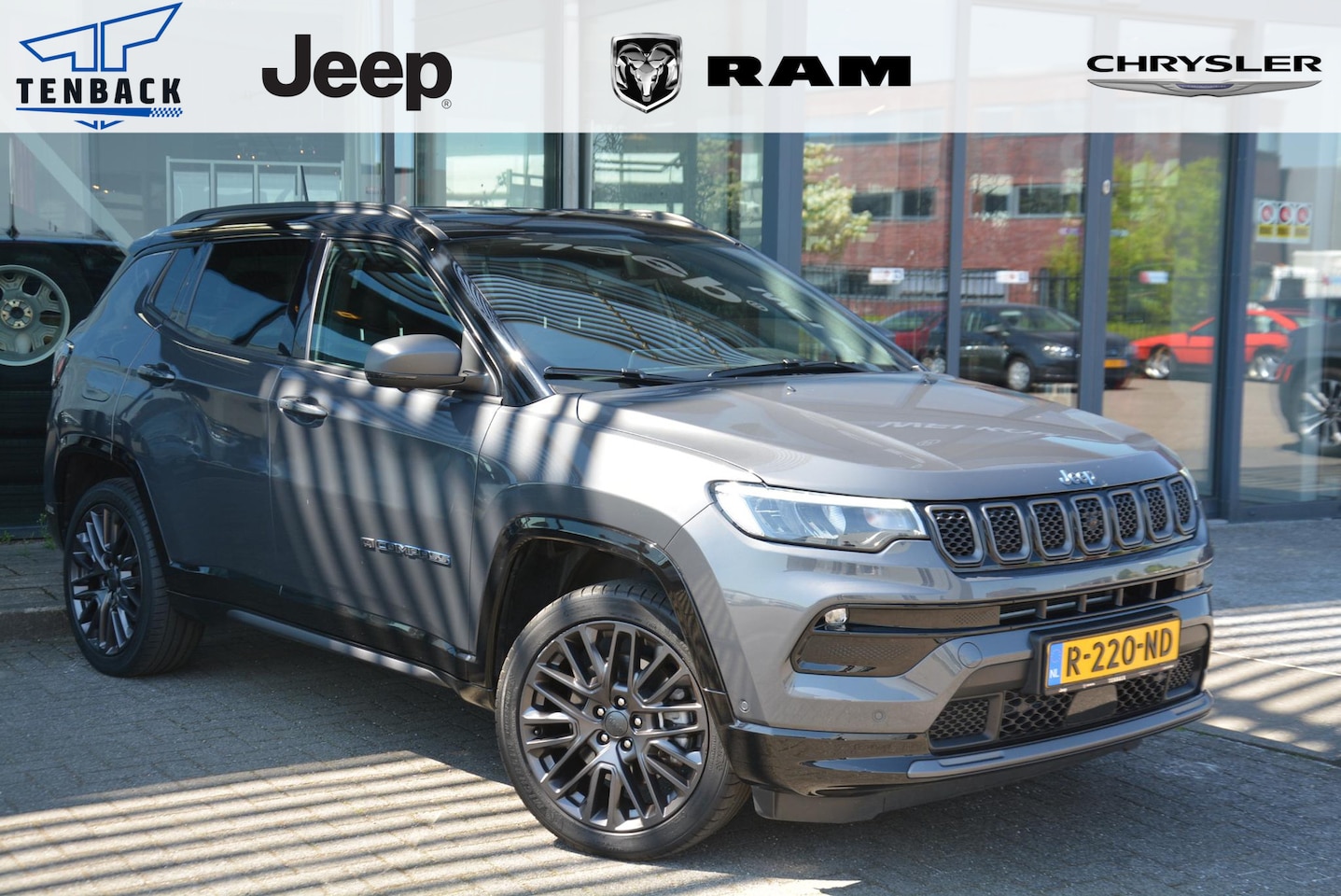 Jeep Compass - 4xe 240 Plug-in Hybrid Electric 80th Anniversary 4xe 240 Plug-in Hybrid Electric 80th Anniversary - AutoWereld.nl