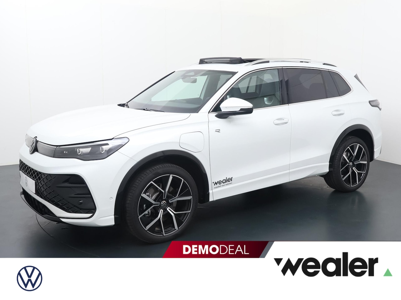 Volkswagen Tiguan - 1.5 eHybrid 150kW/204pk R-Line Edition DSG | Trekhaak met wegklapbare kogel | Stoel- & stu - AutoWereld.nl