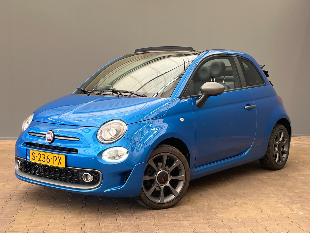 Fiat 500 C - 0.9 TwinAir Turbo Sport Sportvelgen! | Airco | Parkeersensoren Achter | Speciale Kleur | H - AutoWereld.nl