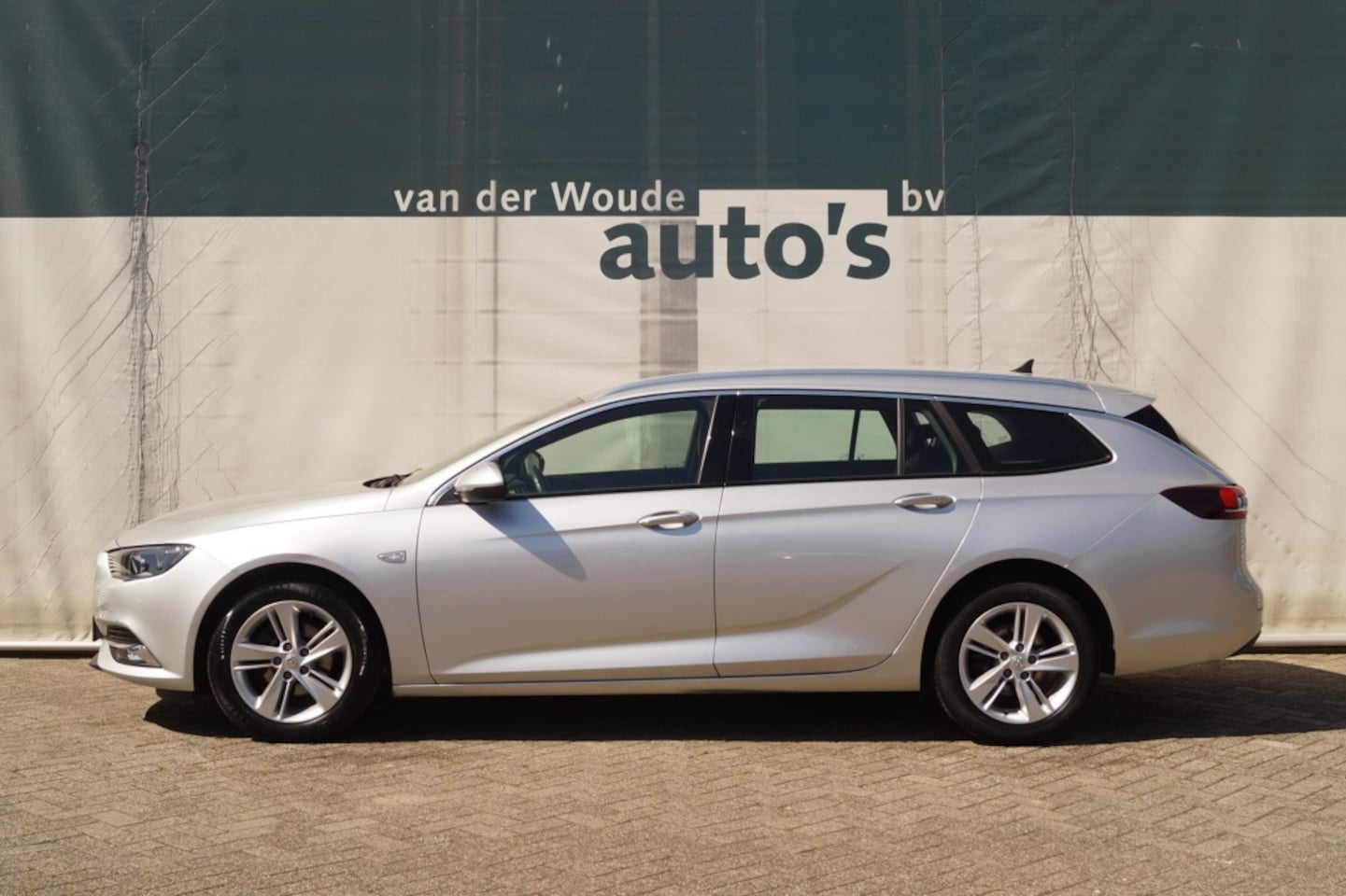 Opel Insignia Sports Tourer - 1.6 CDTI Bns Exec - AutoWereld.nl