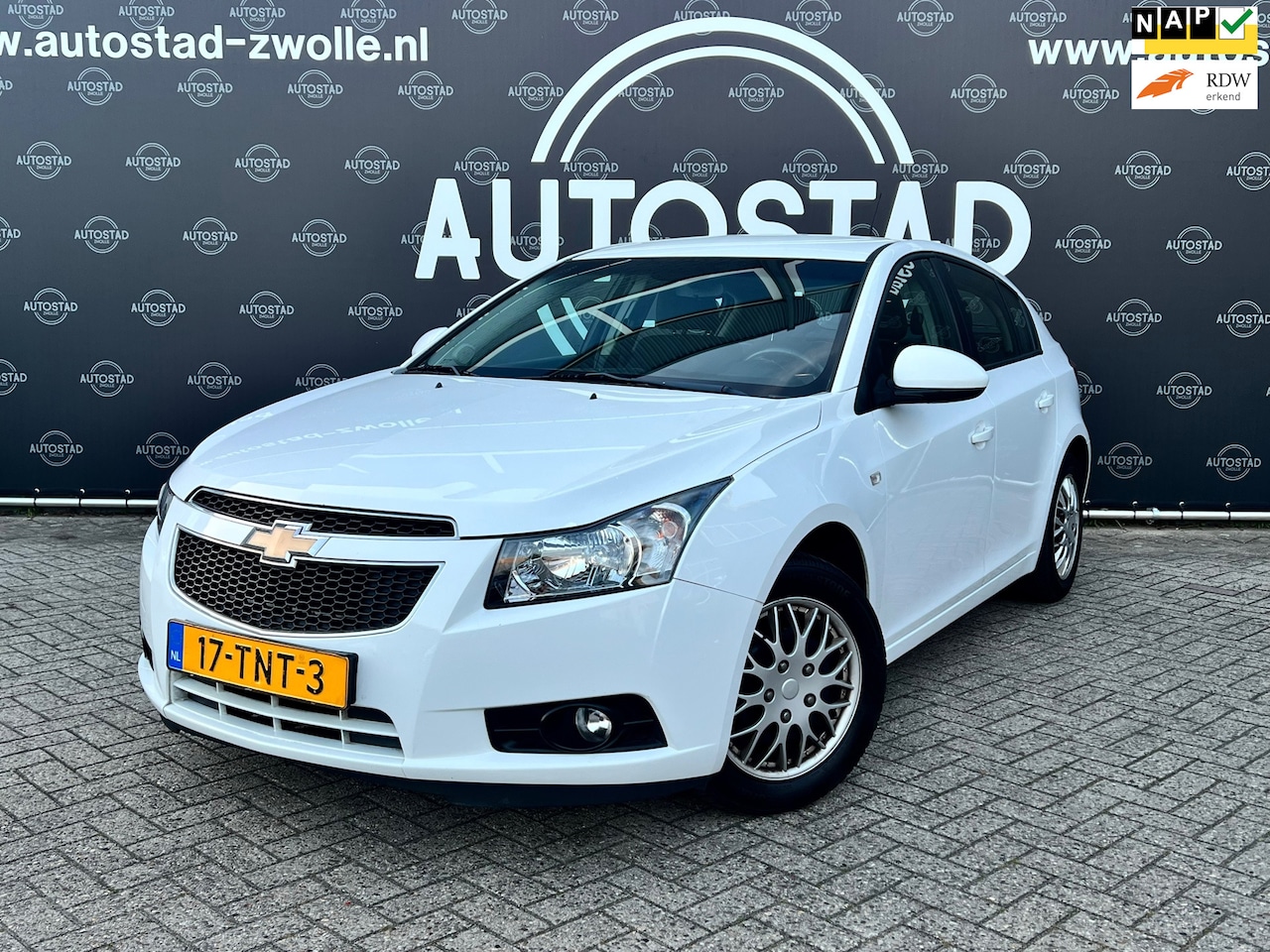 Chevrolet Cruze - 1.6 LT NL-Auto / 1ste Eigenaar / NAP / Navi / Airco / APK - AutoWereld.nl