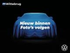 Skoda Karoq - 1.5 TSI 150pk Style DSG Automaat Trekhaak afn. / 18"LM velgen / LED Matrix Verlichting / P