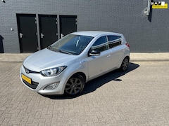Hyundai i20 - 1.2i Go 5RDS Airco Trekhaak NAP