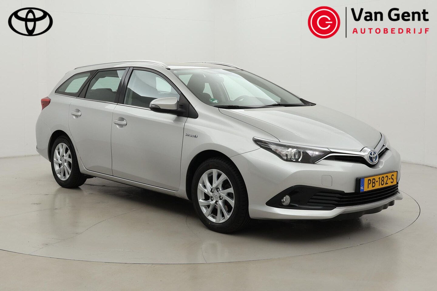Toyota Auris Touring Sports - 1.8 Hybrid Dynamic | Volledig dealer onderhouden | Navigatie | Cruise | Clima | Camera | B - AutoWereld.nl