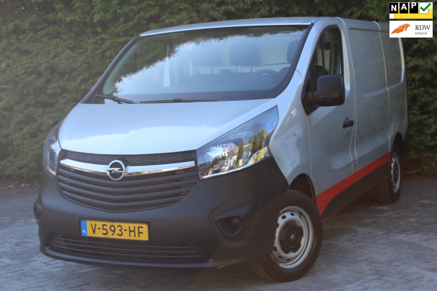 Opel Vivaro - 1.6 CDTI L1H1 Edition 95PK| Trekhaak | Airco | Cruise control - AutoWereld.nl
