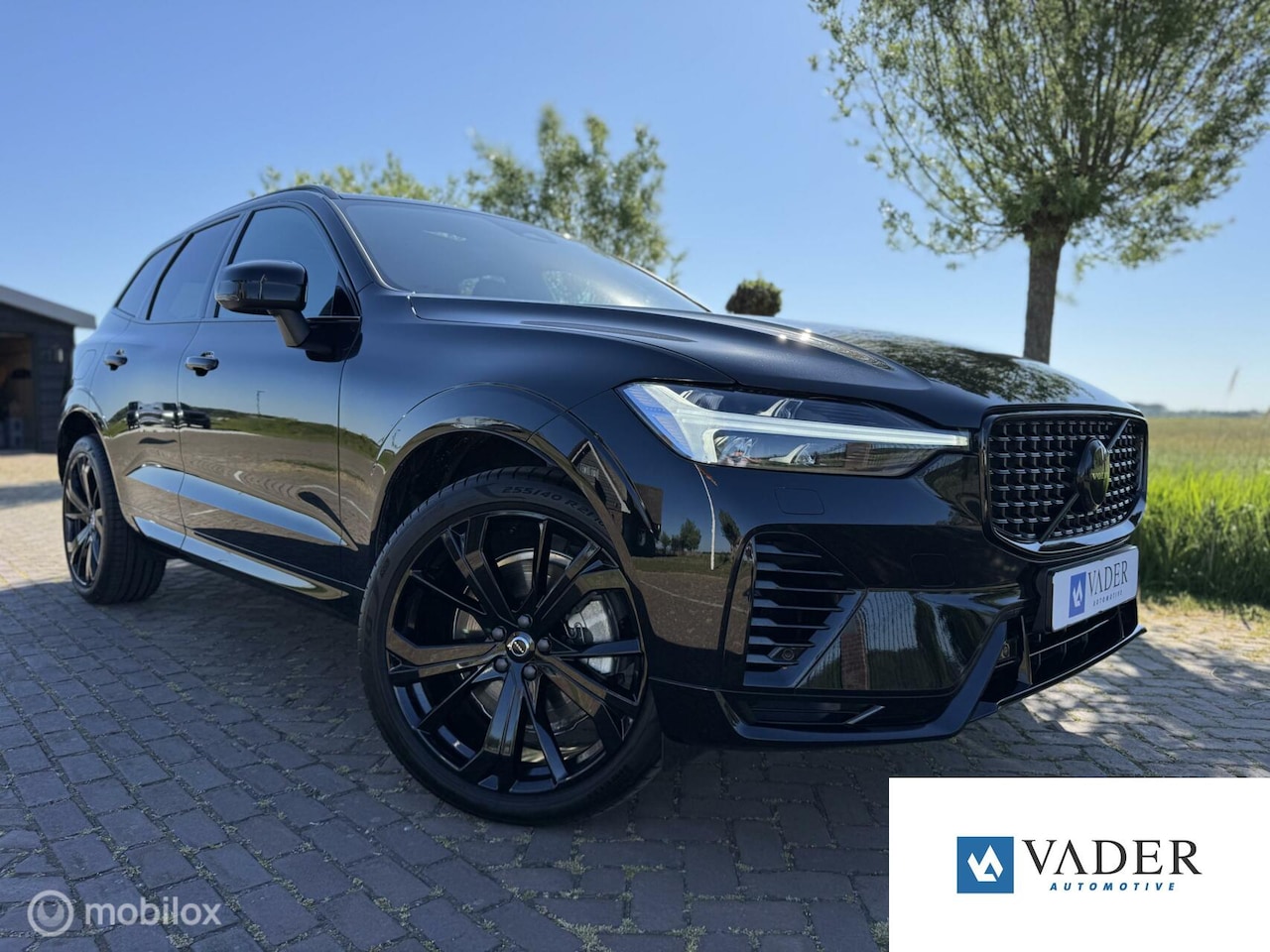Volvo XC60 - T8 Recharge AWD Ultimate Black Edition Trekhaak - AutoWereld.nl