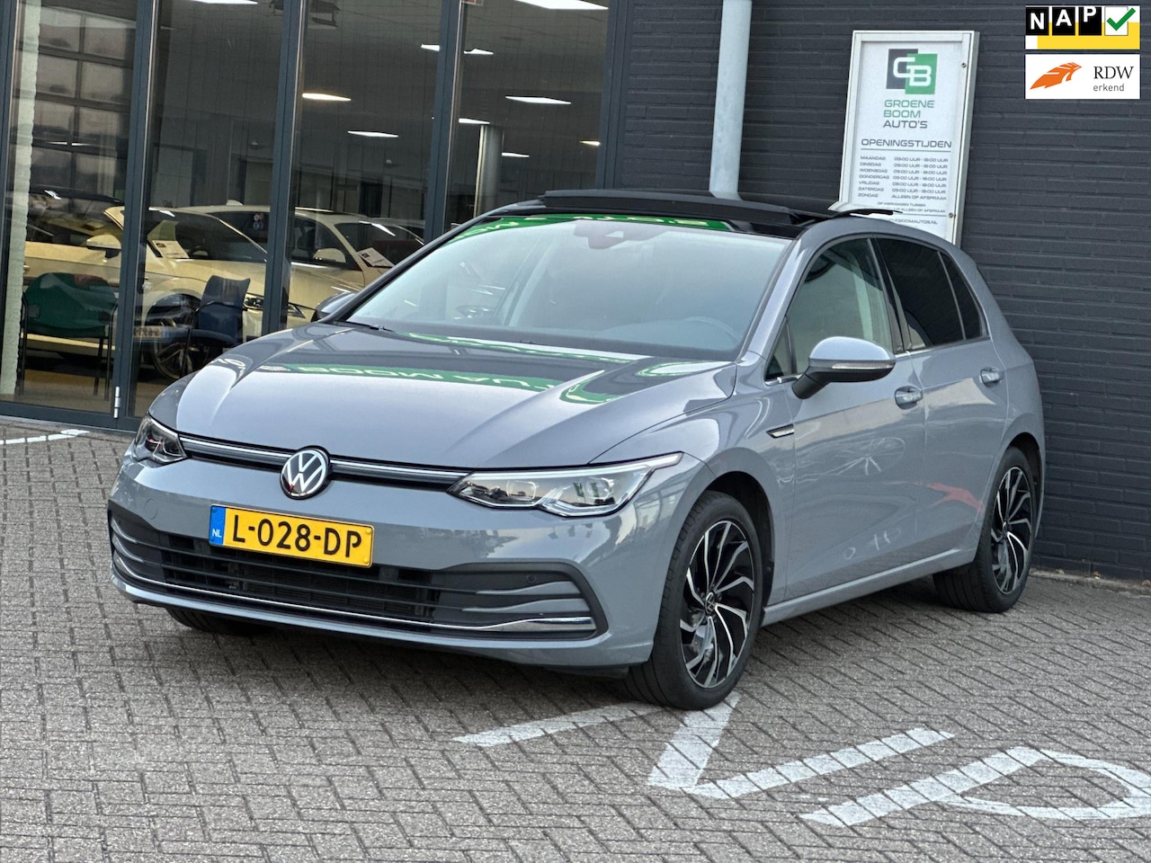 Volkswagen Golf - 1.5 eTSI Style/1STE EIG/PANO-DAK/SFEERVERLICHTING/NL-AUTO NAP!! - AutoWereld.nl