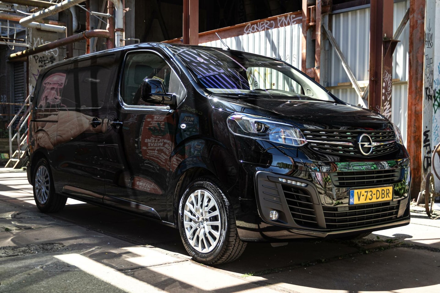 Opel Vivaro - L2H1 2.0 145 PK Aut ZGAN Citroen Jumpy Expert - AutoWereld.nl