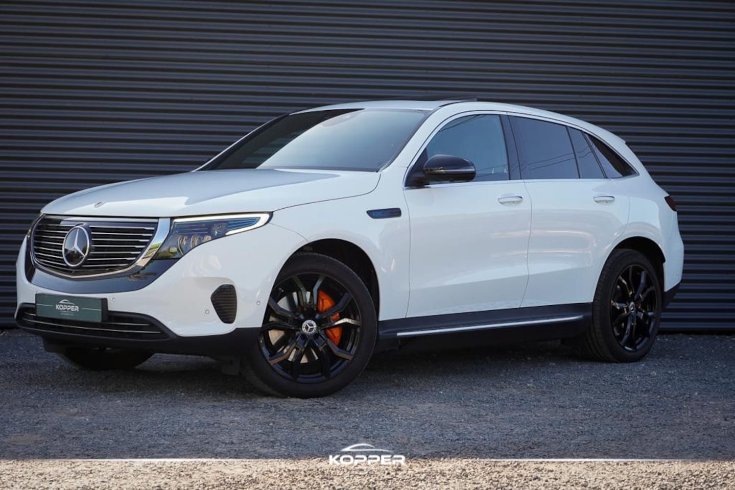 Mercedes-Benz EQC - 400 4MATIC 80 kWh / AMG Interieur / Rij Assistentie Pakket / Incl BTW / HUD / Burmester - AutoWereld.nl