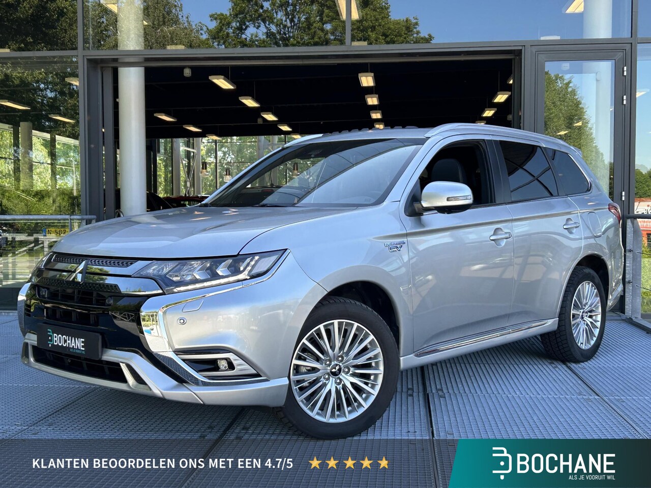 Mitsubishi Outlander - 2.4 PHEV Instyle | Panoramadak | 360° Camera | Apple Carplay - AutoWereld.nl