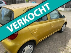 Toyota Yaris - 1.0-16V VVT-i Terra 5 deurs 1e eig. super km stand met NAP voertuig rapport