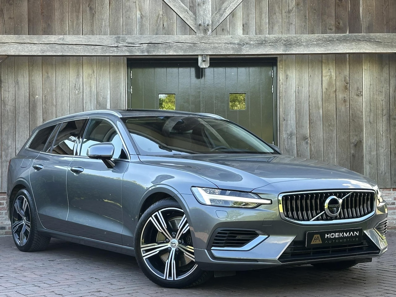 Volvo V60 - 2.0 T6 Recharge AWD Inscription Automaat | Panoramadak, Leer, 360° camera, ACC, Stoel- en - AutoWereld.nl