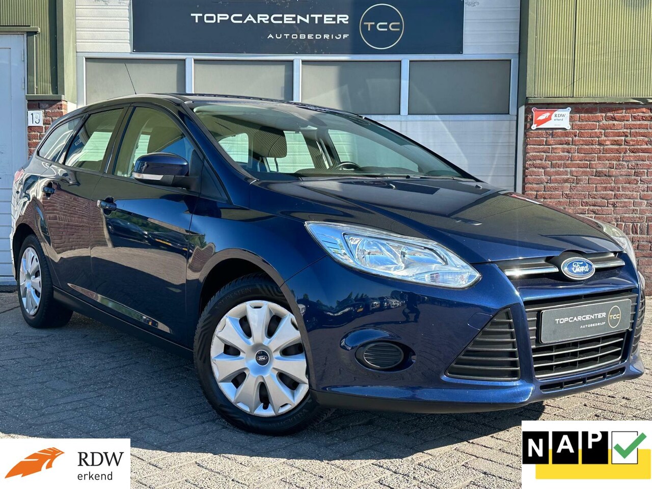 Ford Focus Wagon - 1.0 EcoB./AIRCO/PARKS/NAVI/CRUISE/APK/NAP - AutoWereld.nl