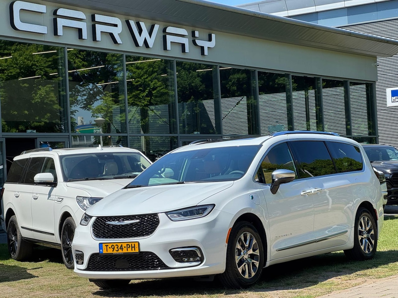 Chrysler Pacifica - 3.6 V6 Hybride Pinnacle - AutoWereld.nl