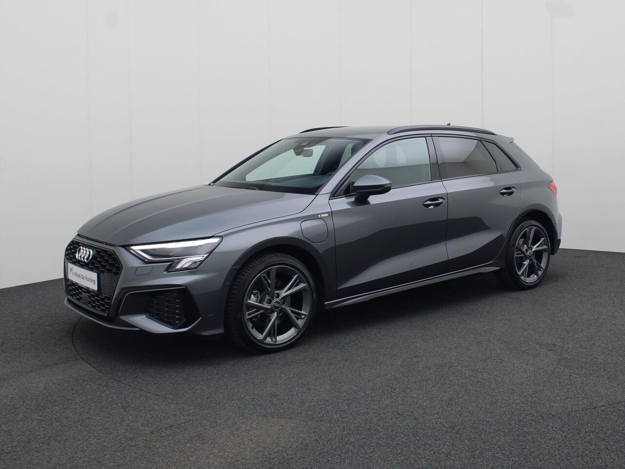 Audi A3 Sportback - 40 TFSIe 150kW/204PK S Line · Drive select · Leder/stof · Trekhaak · Garantie tot juni 202 - AutoWereld.nl