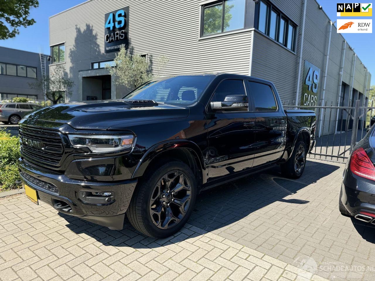 Dodge Ram 1500 - LIMITED NIGHT VIRTUAL/PANO/360CAM/BOMVOL 3J GARANTIE - AutoWereld.nl
