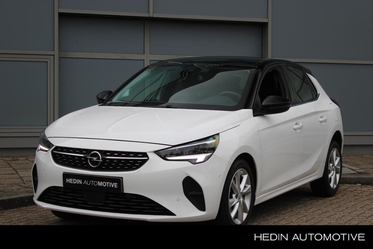 Opel Corsa - 1.2 Turbo 100 pk Automaat Elegance | Navigatie Via App | Stoelverwarming | Cruise Control - AutoWereld.nl
