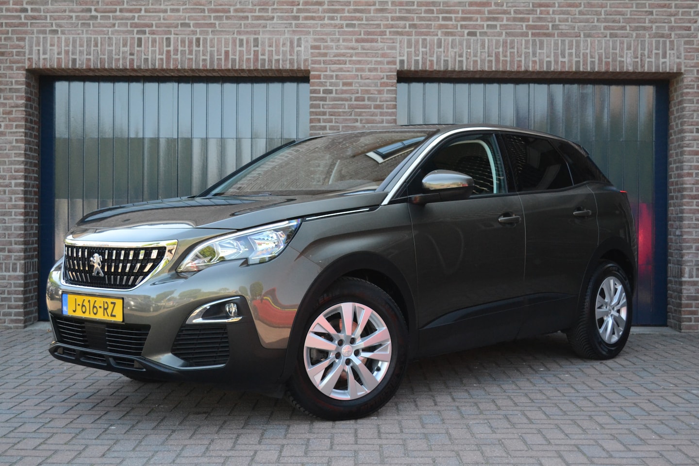 Peugeot 3008 - 1.2 PureTech Automaat Blue Lease Executive | Trekhaak | DAB | Carplay/Android Auto | Cruis - AutoWereld.nl