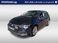Volkswagen Golf - 1.5 eTSI Style / 17'' licht metaal / Matrix Led koplampen / Carplay / Suede bekleding