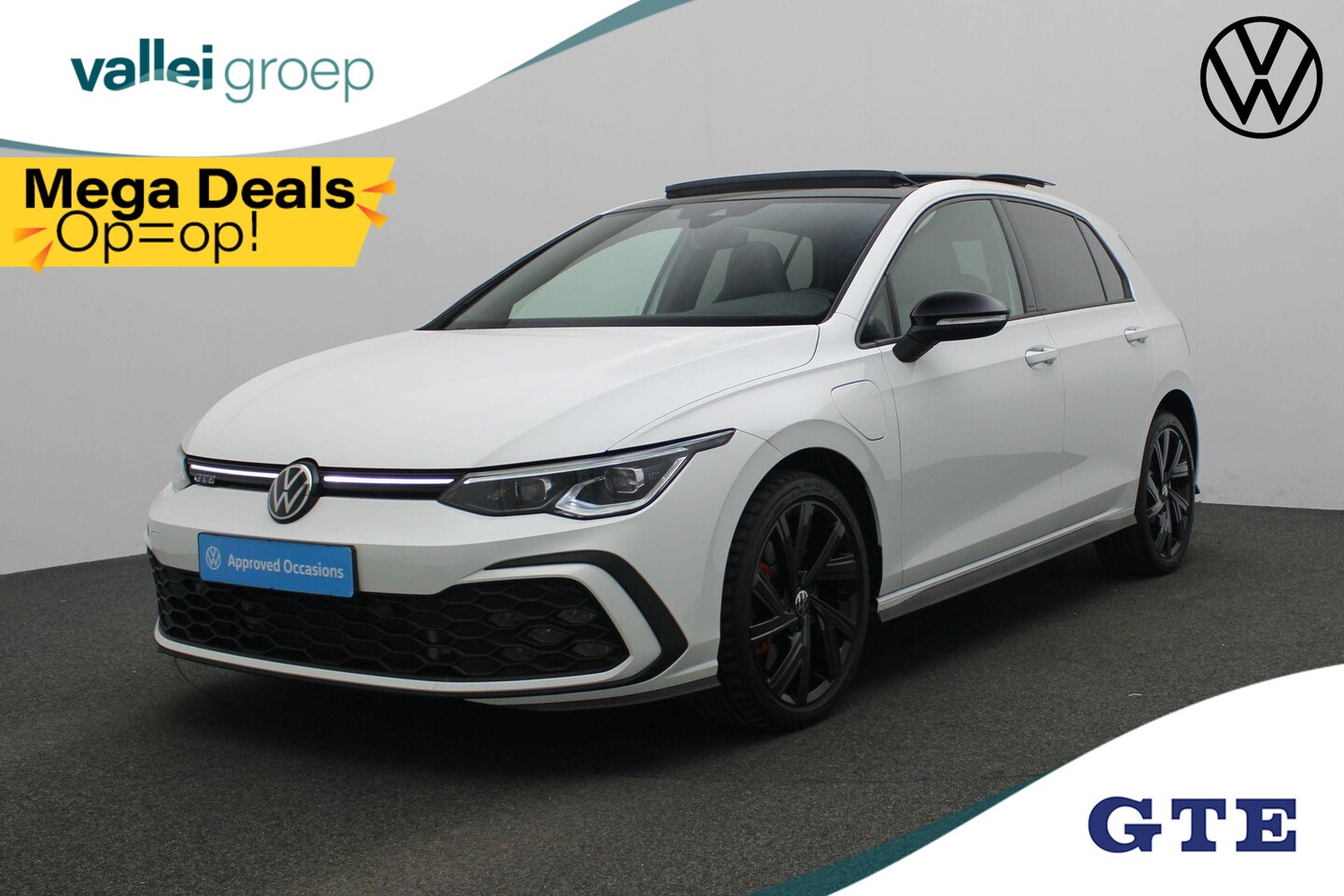 Volkswagen Golf - 1.4 245 pk DSG eHybrid GTE | Panoramadak | IQ Light | Achteruitrijcamera | Stoelverwarming - AutoWereld.nl