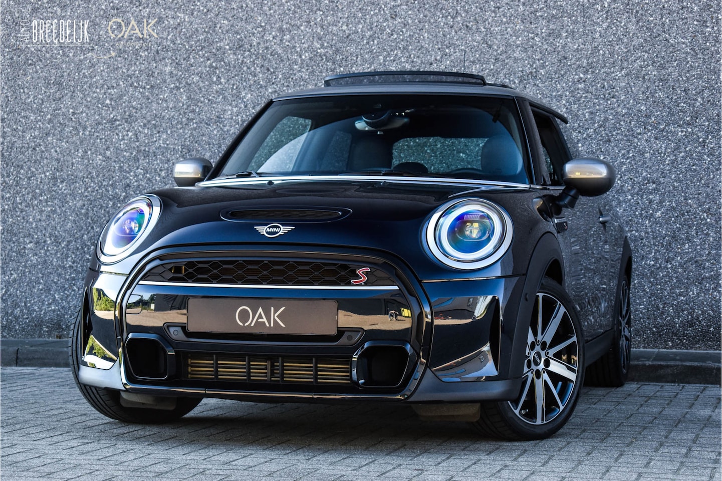 MINI Cooper S - Mini 2.0 Aut. | Yours | Navi | Panorama | Lounge Leder | Camera | 17"LM | Enigmatic Black - AutoWereld.nl