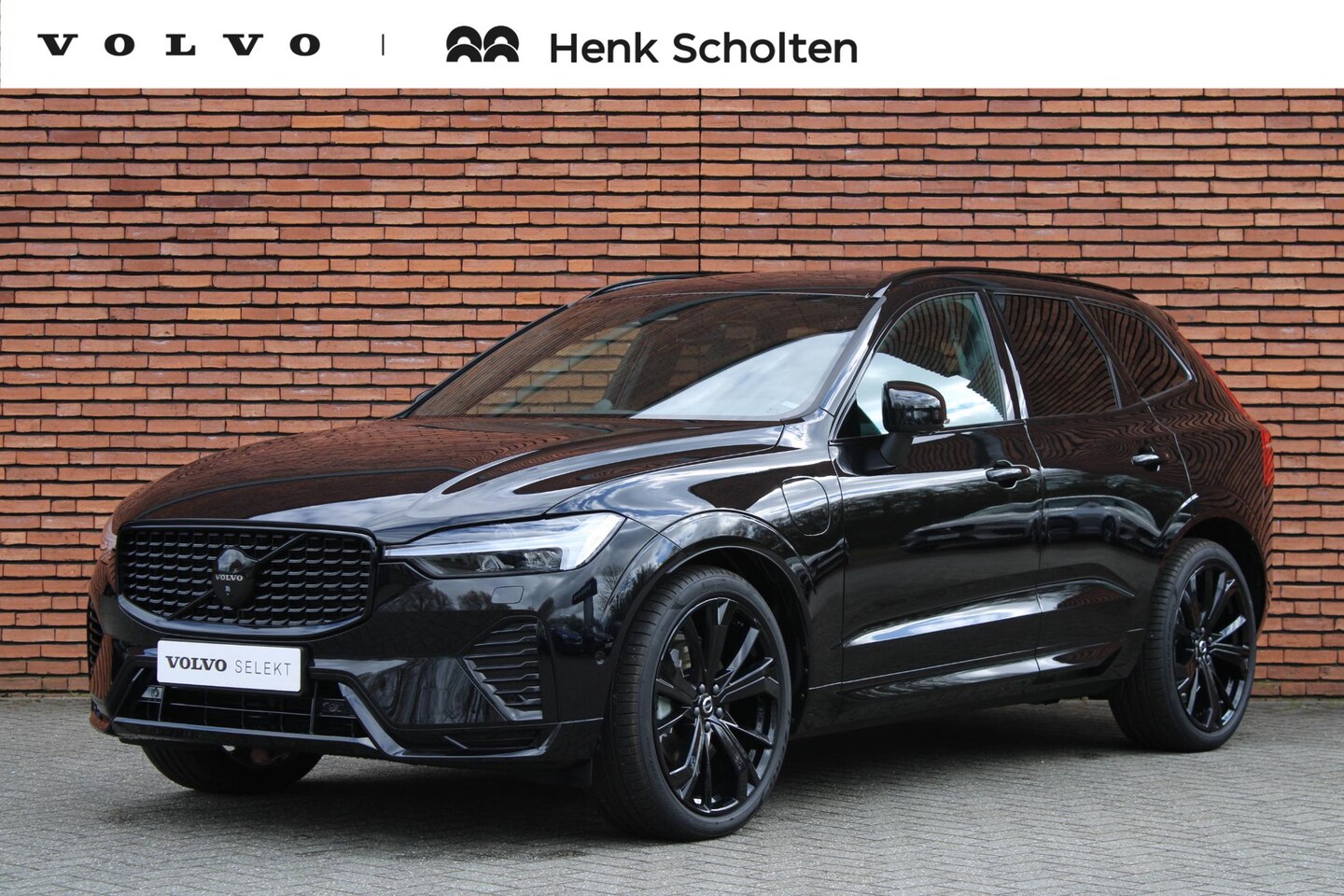 Volvo XC60 - T8 AWD Ultra Black Edition | Luchtvering | Premium Harman/Kardon Audio | Semi-Elektrische - AutoWereld.nl