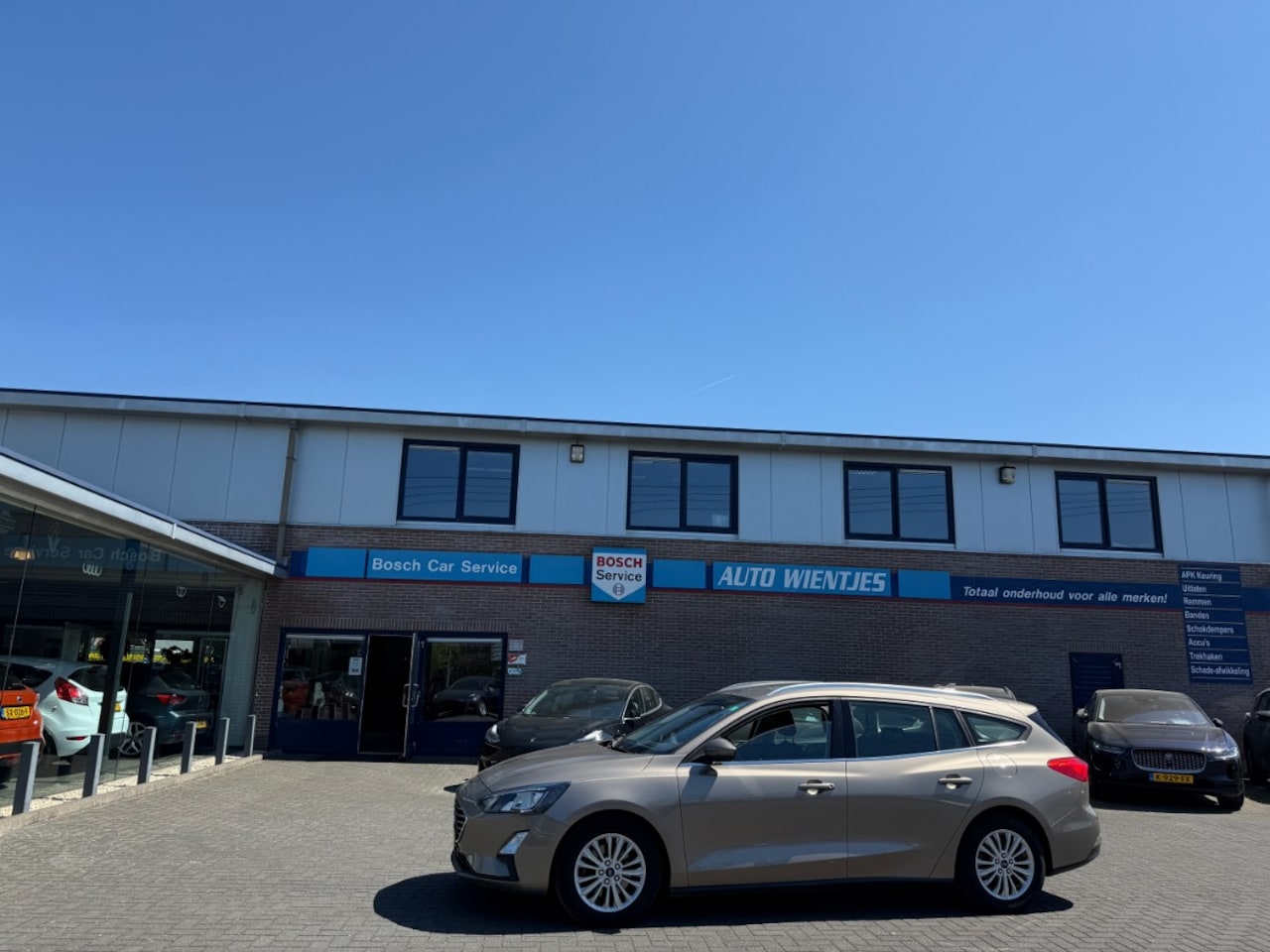 Ford Focus Wagon - 1.5 EcoB 110kw | Titanium Business | Navi | Carplay | Trekhaak - AutoWereld.nl