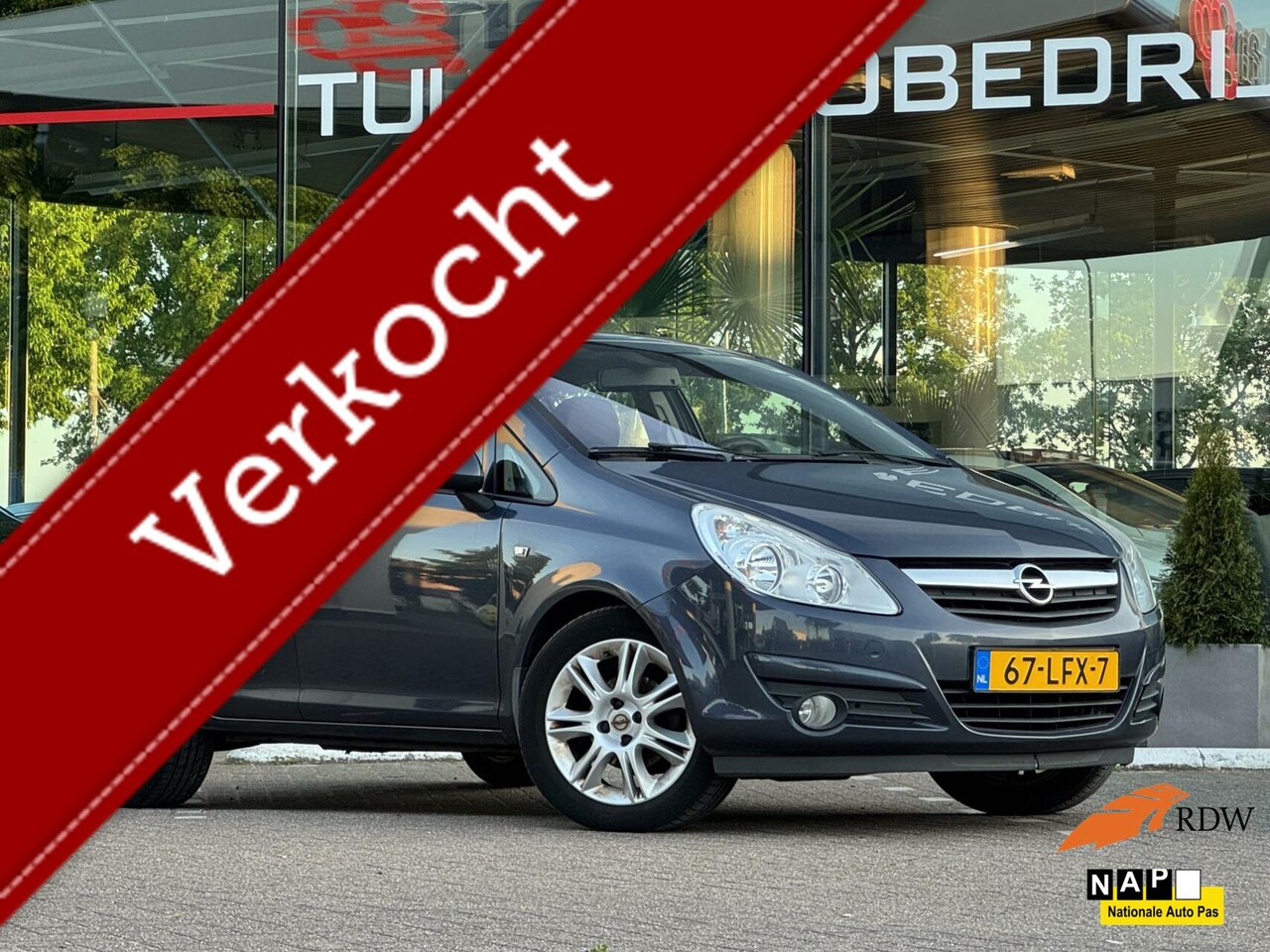 Opel Corsa - 1.2-16V Cosmo 5drs 2010 NIeuw staat dealer ondrh - AutoWereld.nl