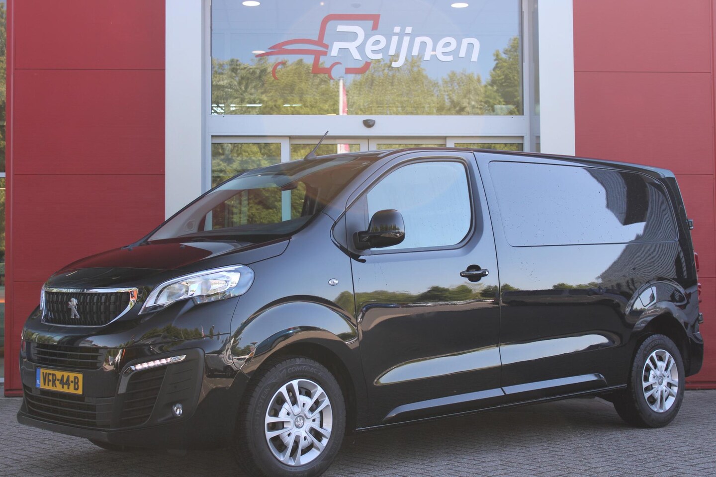 Peugeot Expert - 2.0 BlueHDI 120PK L2 PREMIUM | TREKHAAK | NAVIGATIE | APPLE CARPLAY/ANDROID AUTO | LAADRUI - AutoWereld.nl