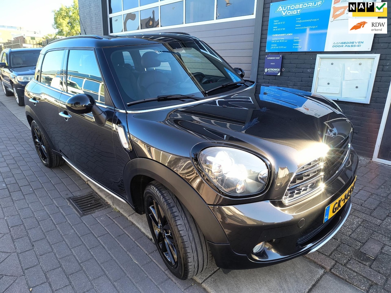 MINI Countryman - Mini 1.6 Cooper Knockout Edition vol leder, nieuwe APK en beurt - AutoWereld.nl