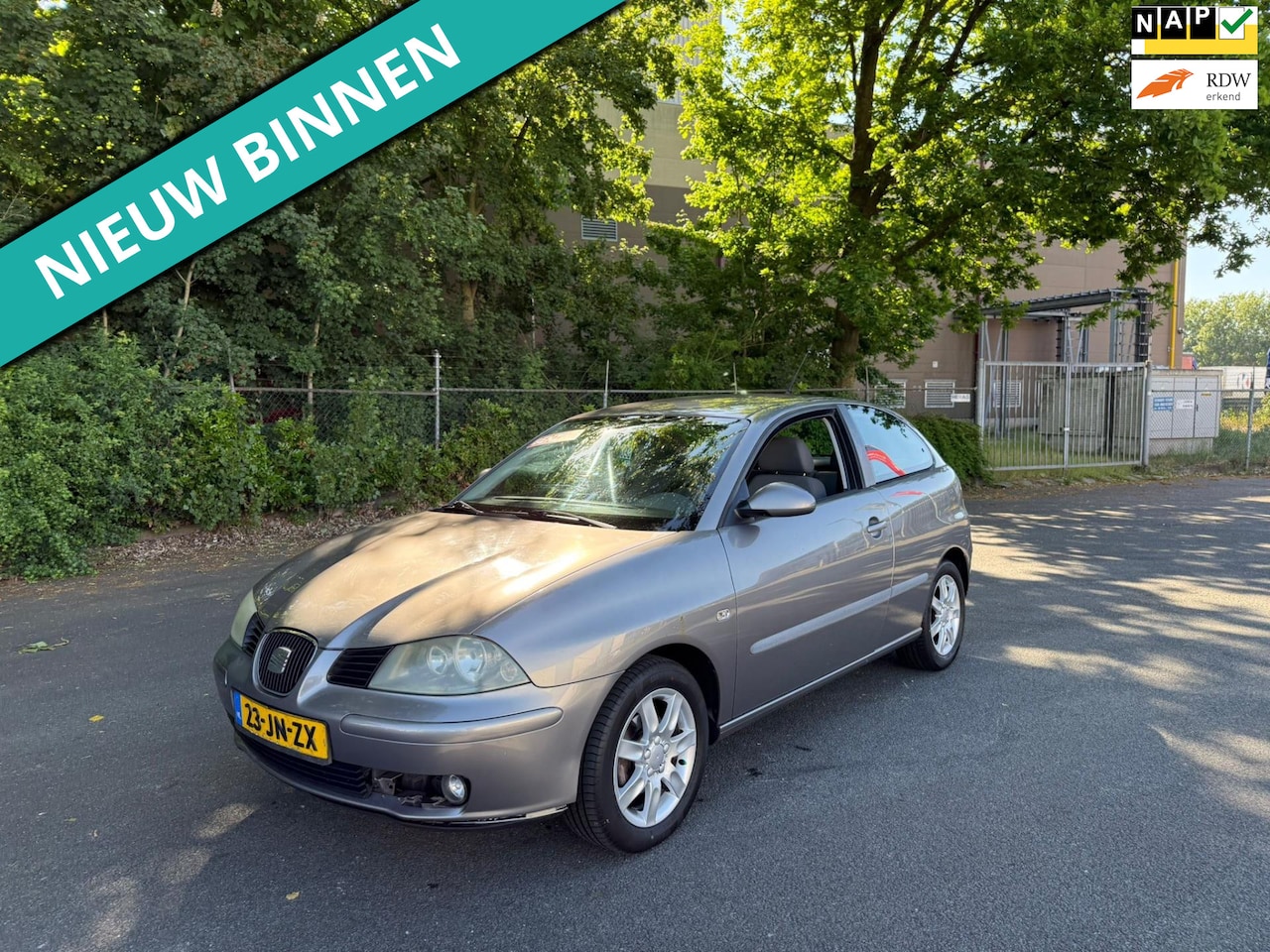 Seat Ibiza - 1.4-16V Signo ZO INGERUILD DUS ZO WEG PRIJSJE - AutoWereld.nl
