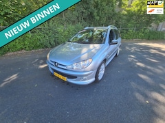 Peugeot 206 SW - 1.6-16V Quiksilver LEUKE AUTO ZO WEG PRIJSJE