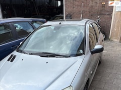 Peugeot 206 - 1.4 Gentry
