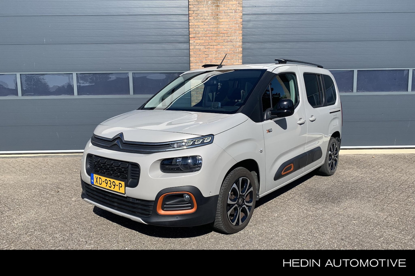 Citroën Berlingo - 1.2 PureTech Shine All Season | Trekhaak | Panoramadak | Cruise Control | Stoelverwarming - AutoWereld.nl