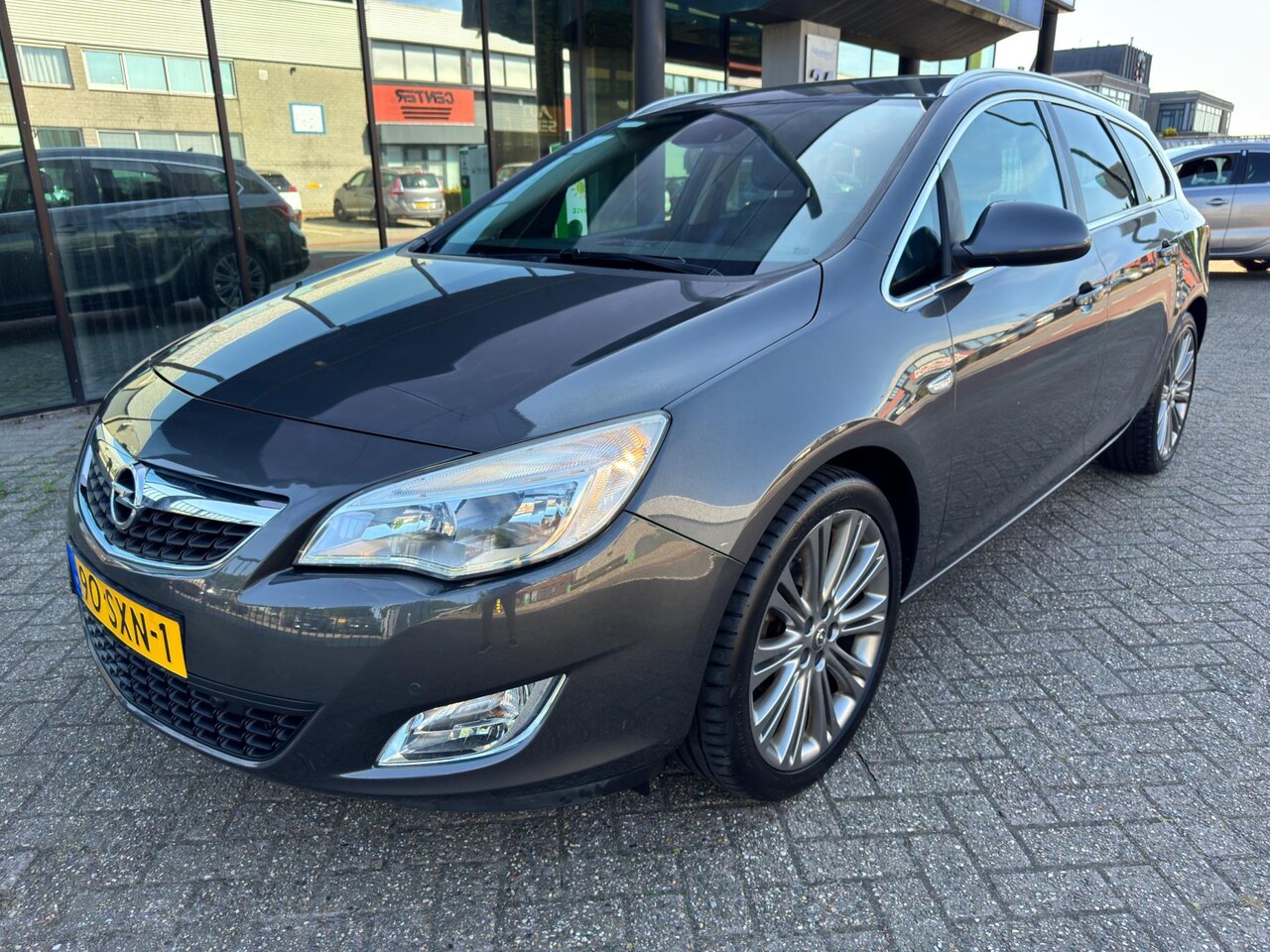 Opel Astra Sports Tourer - 1.4 Turbo Cosmo / Navi / Leder / Stoelverw. - AutoWereld.nl