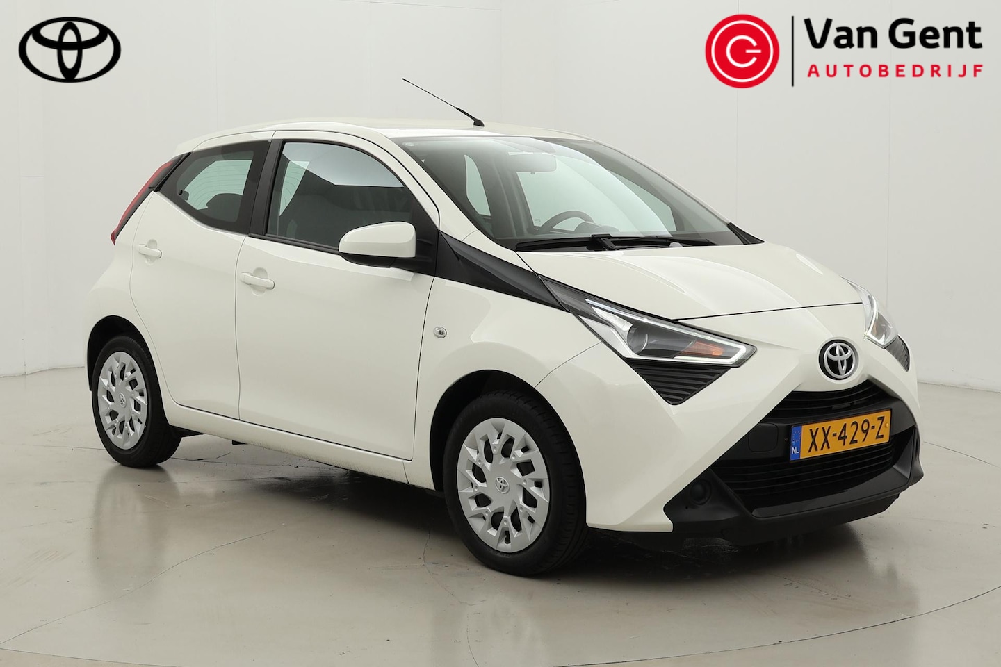 Toyota Aygo - 1.0 VVT-i x-play | Apple Carplay / Android Auto | Airco | Camera | Bluetooth - AutoWereld.nl