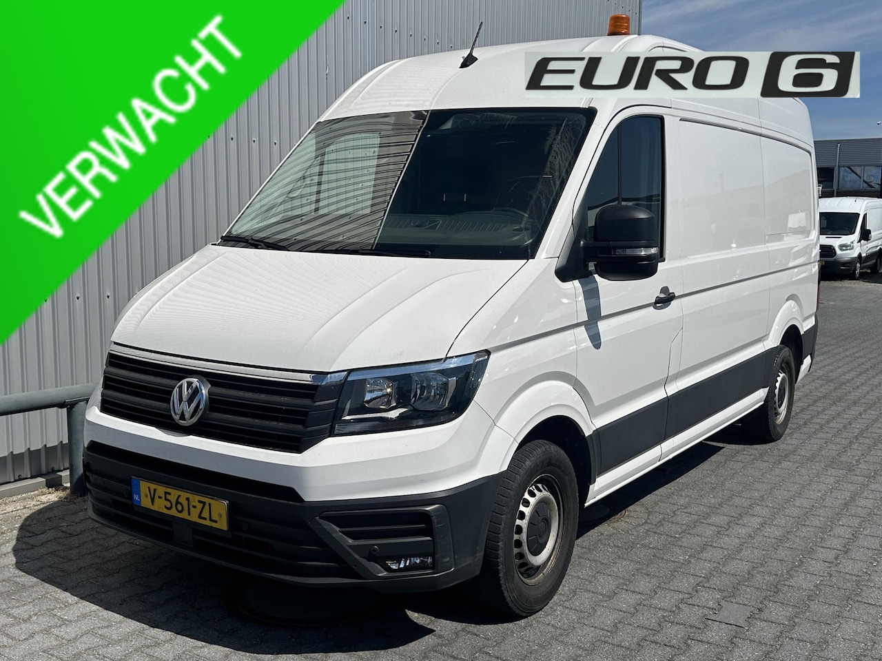 Volkswagen Crafter - 35 2.0 TDI L3H3 Highline*A/C*3500KG HAAK*NAVI*LEER - AutoWereld.nl