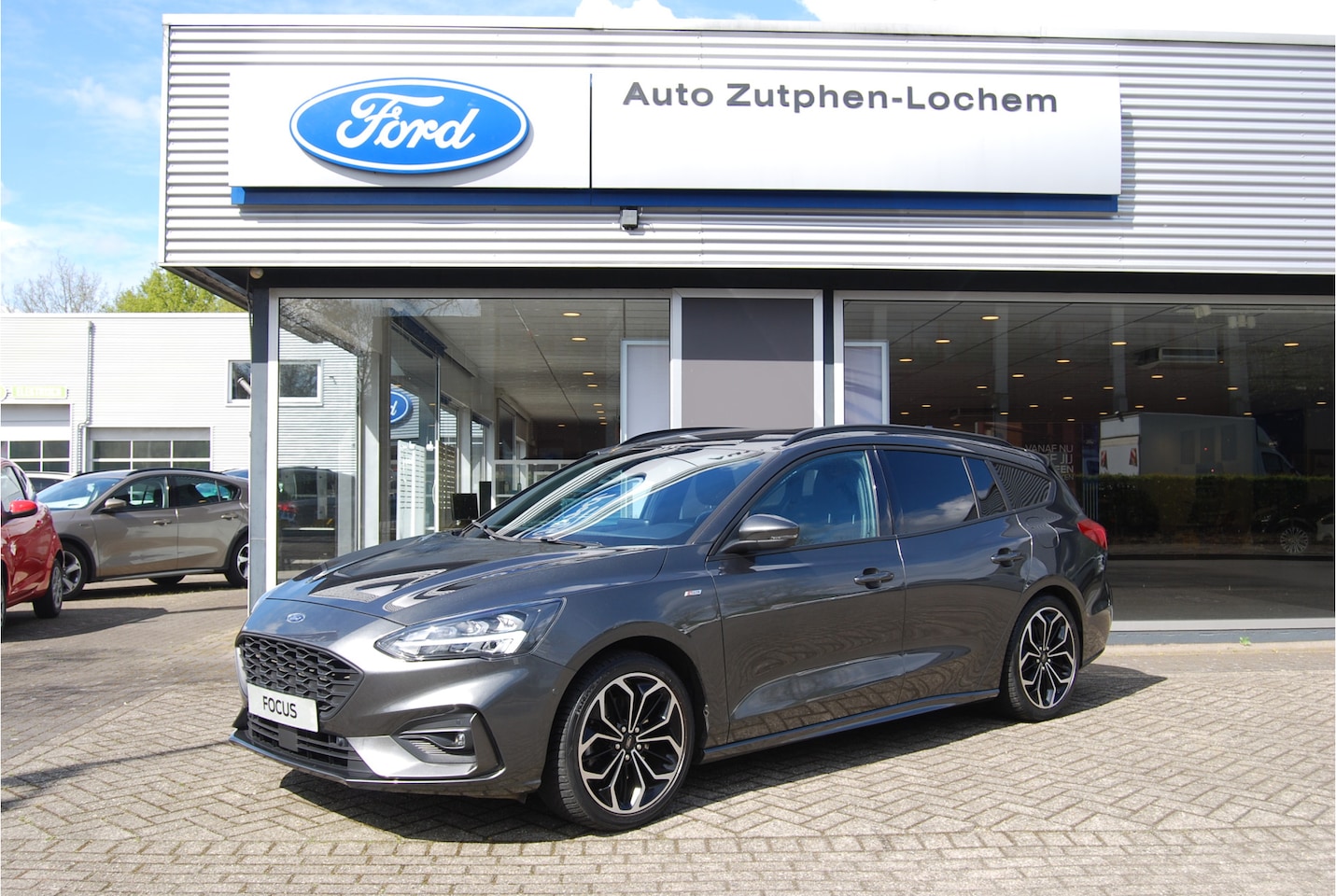 Ford Focus Wagon - 1.5 EcoBoost 182PK ST Line Business | FULL LED | TREKHAAK | STOEL-STUUR VERWARMING - AutoWereld.nl