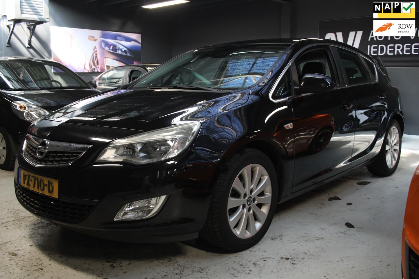 Opel Astra - 1.6 Turbo Cosmo / automaat / airco / cruise - AutoWereld.nl