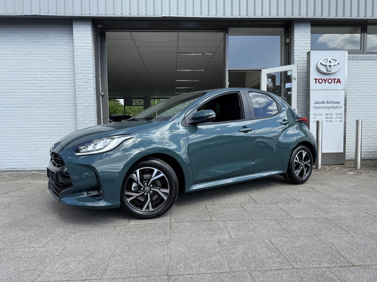 Toyota Yaris - 1.5 Hybrid Dynamic 115 Comfort Pack Nieuw | Blind Spot Monitor | parkeersensoren voor&acht - AutoWereld.nl
