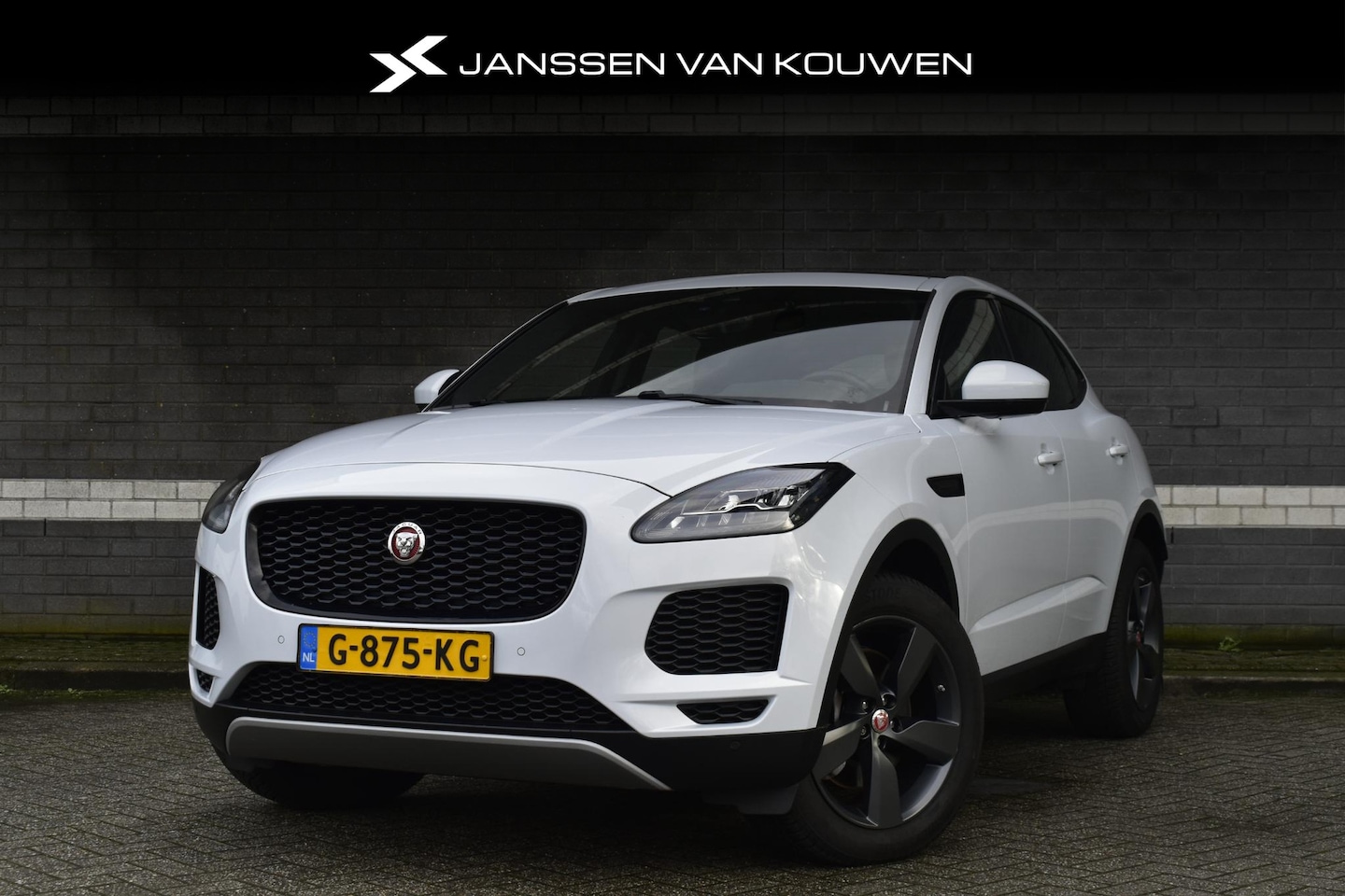 Jaguar E-Pace - 2.0 P200 AWD S / Panoramadak / Leder / Stoelverwarming / 19'' Inch - AutoWereld.nl