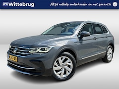Volkswagen Tiguan - 1.5 TSI Elegance / Pano / Digitaal dashboard / Navigatie / Zwenkbare trekhaak / Camera / P