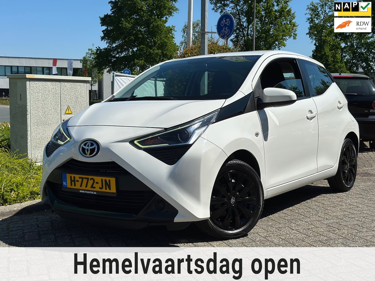 Toyota Aygo - 1.0 VVT-i x-play 1e eigenaar - AutoWereld.nl