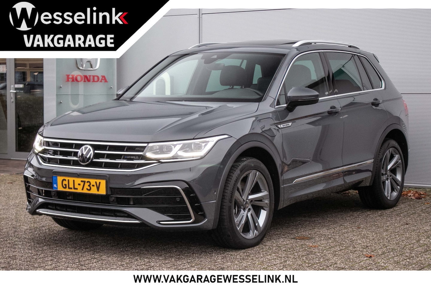 Volkswagen Tiguan - 1.4 TSI eHybrid R-Line Business+ - All-in rijklrprs | Leer | Elekt. panodak | Nav | IQ LED - AutoWereld.nl