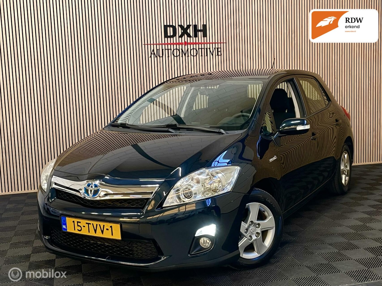 Toyota Auris - 1.8 Full Hybrid 2eEIG DEALER-OH NAVI BT CAMERA - AutoWereld.nl