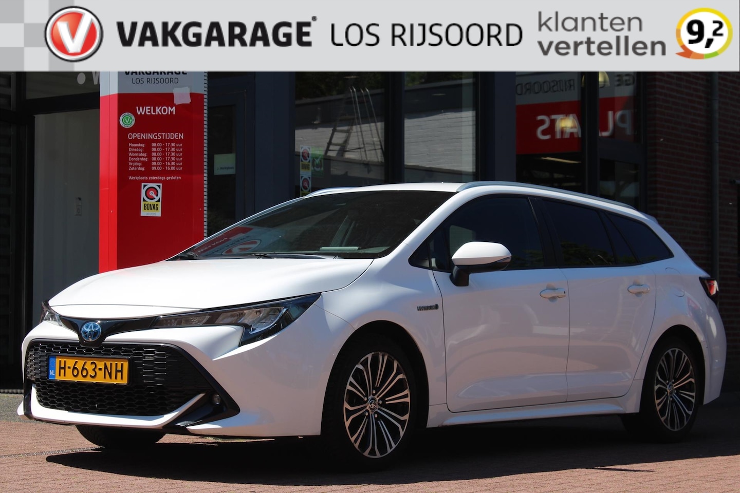 Toyota Corolla Touring Sports - 2.0 Hybrid *Business* | Cruise & Climate Control | Camera | Stoel verwarming | Bluetooth | - AutoWereld.nl
