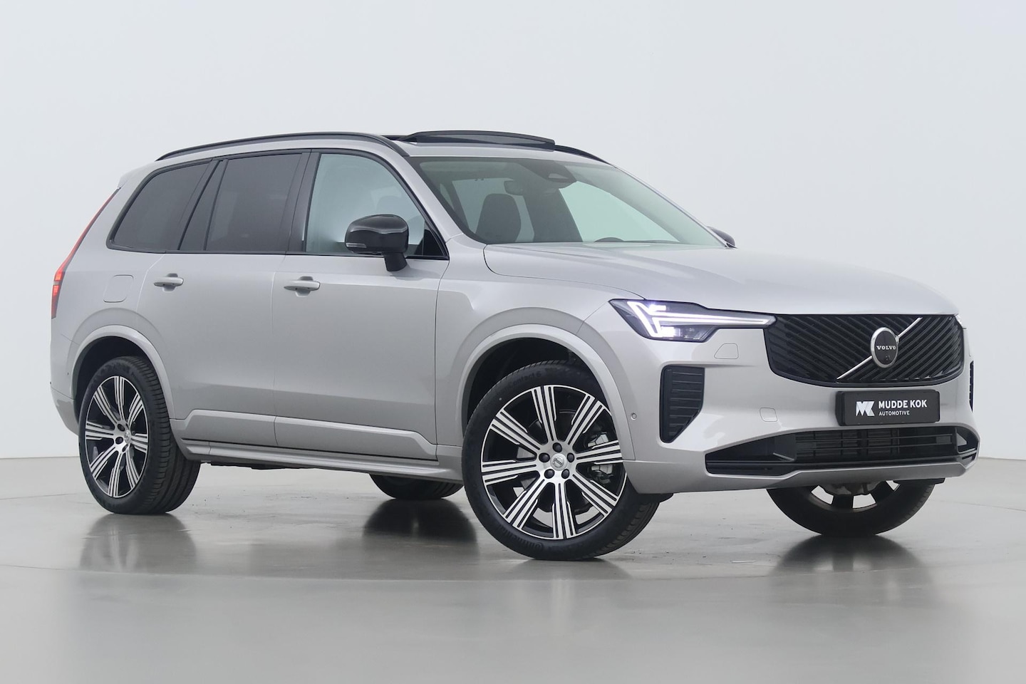 Volvo XC90 - T8 Plug-in hybrid Ultra Dark | Facelift | Luchtvering | Head-Up | Panoramadak | ACC | harm - AutoWereld.nl