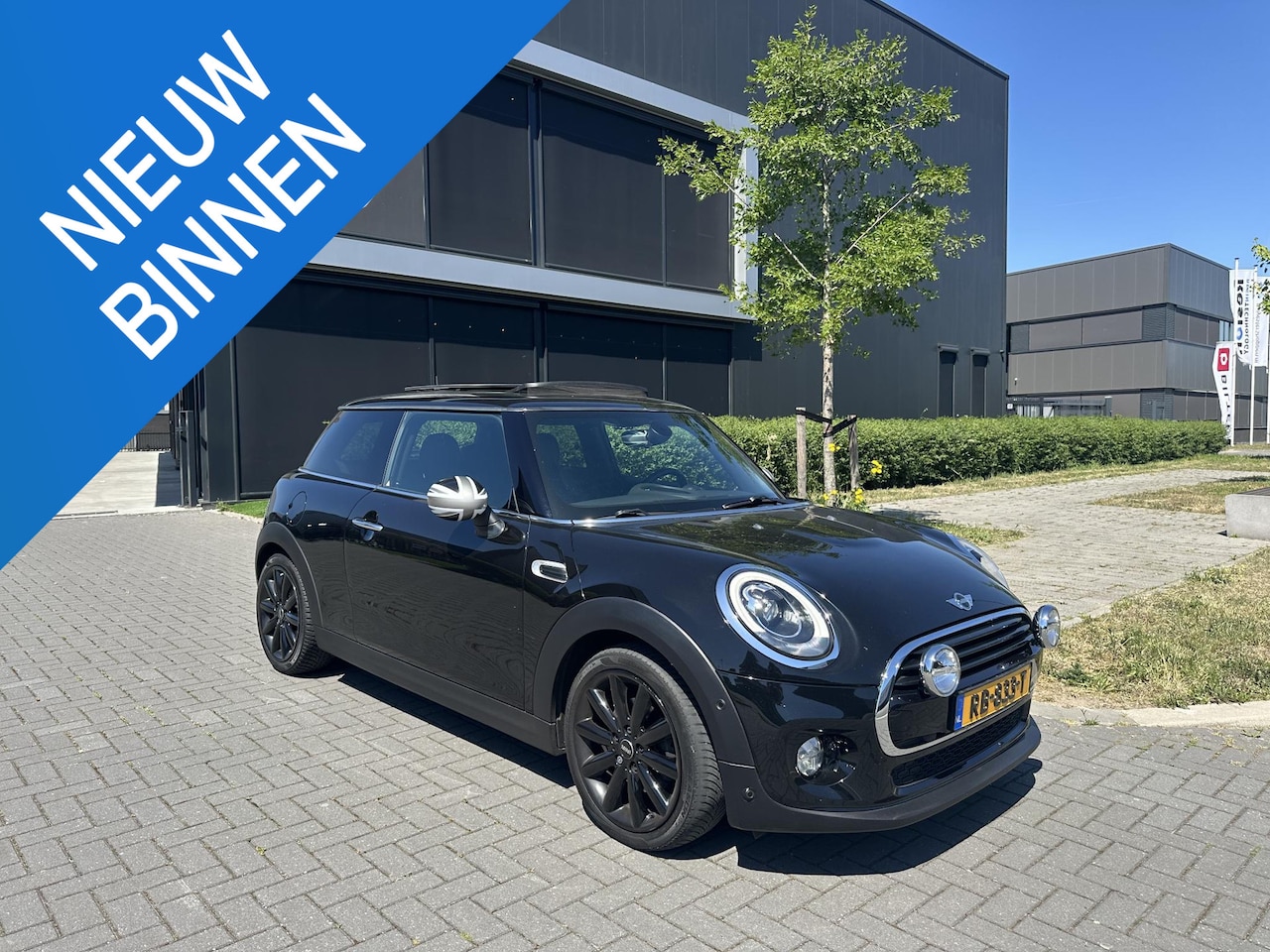 MINI Cooper - 1.5 Chili Business Pano, Leder, Navi, LED, ECC - AutoWereld.nl